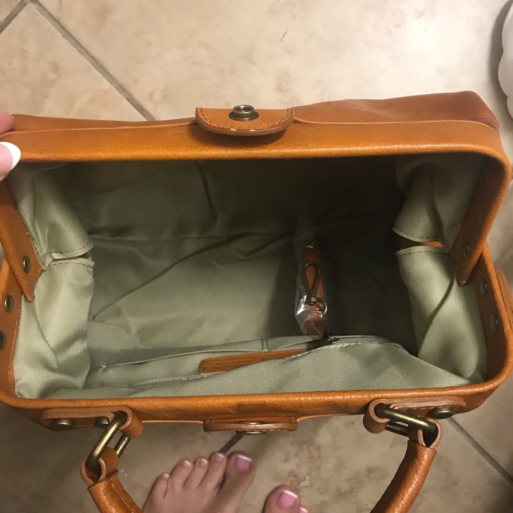 NEW PRATESI Italian Leather Doctors Bag - Picture 7 of 8